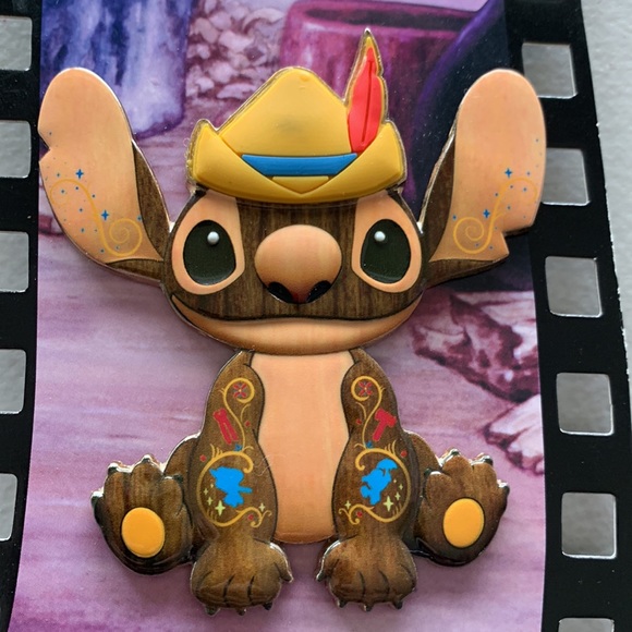 Stitch Crashes Disney Pin - Pinocchio - 5/12 - new in package - Picture 2 of 4